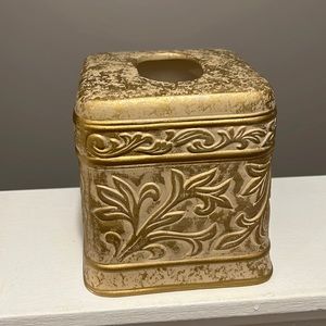 Beautiful Vintage style Tissue holder